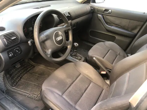 Audi A3 2001 - 2750 EUR, 311000 km - AUTO.MOTO.pt - 311000km - foto 6 de 10