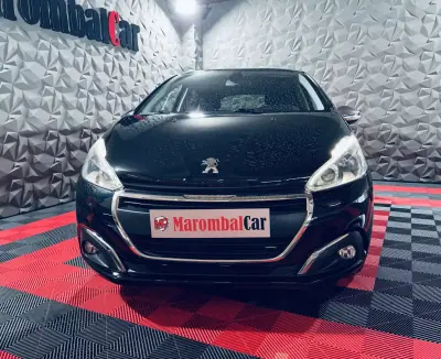 Peugeot 208 2017 - 8990 EUR, 100342 km - AUTO.MOTO.pt - 100342km - foto 9 de 33
