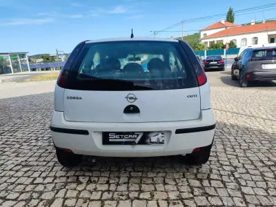Opel Corsa 2006 - 2900 EUR, 277000 km - AUTO.MOTO.pt - 277000km - foto 8 de 17