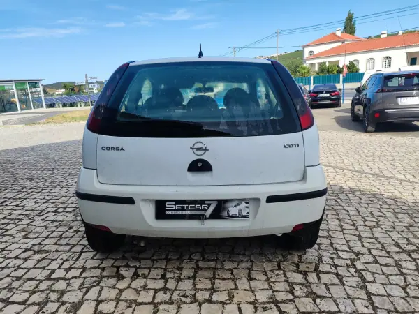 Opel Corsa 2006 - 2900 EUR, 277000 km - AUTO.MOTO.pt - 277000km - foto 8 de 17
