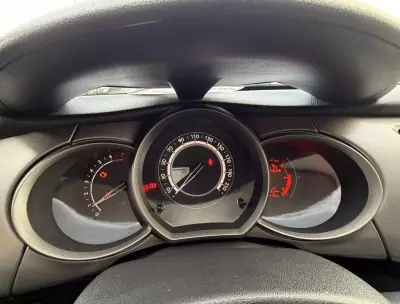 Citroën C3 2015 - 10500 EUR, 127000 km - AUTO.MOTO.pt - 127000km - foto 10 de 20