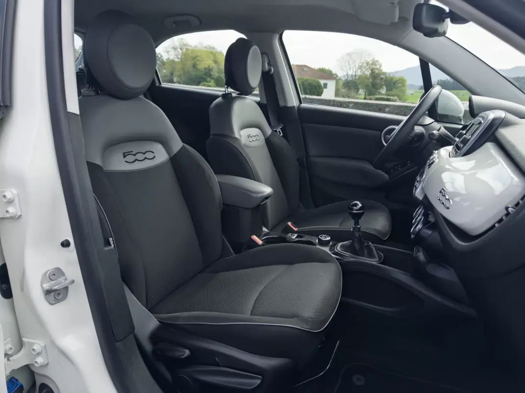 Fiat 500X 2016 - 11990 EUR, 136000 km - AUTO.MOTO.pt - 136000km - foto 39 de 41