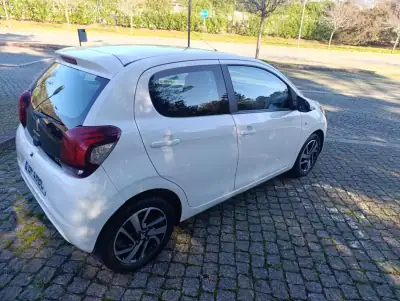 Peugeot 108 2019 - 10900 EUR, 69649 km - AUTO.MOTO.pt - 69649km - foto 6 de 15