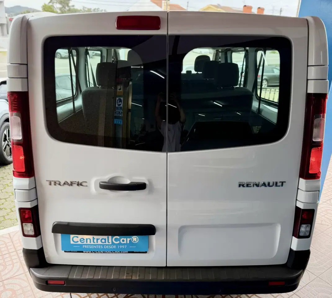 Renault Trafic 2022 - 29950 EUR, 113000 km - AUTO.MOTO.pt - 113000km - foto 9 de 24