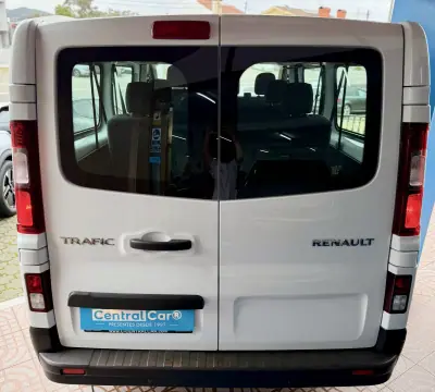 Renault Trafic 2022 - 29950 EUR, 113000 km - AUTO.MOTO.pt - 113000km - foto 9 de 24