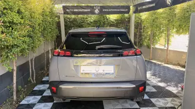 Peugeot e-2008 2025 - 25900 EUR, 13646 km - AUTO.MOTO.pt - 13646km - foto 8 de 22