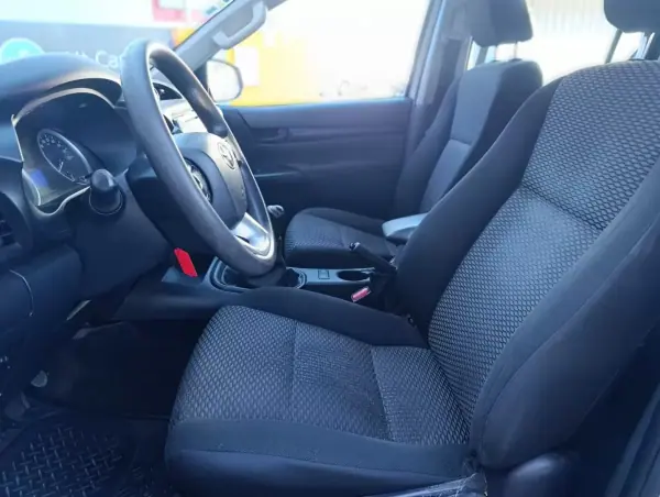 Toyota Hilux 2017 - 27900 EUR, 128583 km - AUTO.MOTO.pt - 128583km - foto 13 de 19