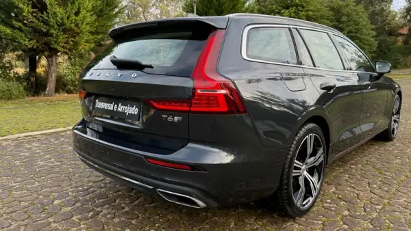 Volvo V60 2020 - 26500 EUR, 129000 km - AUTO.MOTO.pt - 129000km - foto 21 de 25