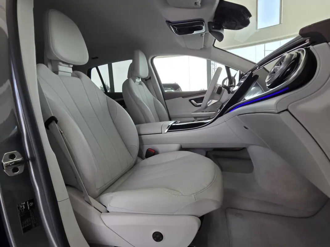Mercedes-Benz EQE 2025 - 58990 EUR, 8906 km - AUTO.MOTO.pt - 8906km - foto 30 de 46
