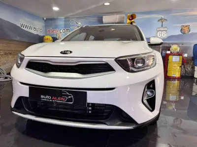 Kia Stonic 2023 - 15500 EUR, 91000 km - AUTO.MOTO.pt - 91000km - foto 2 de 16
