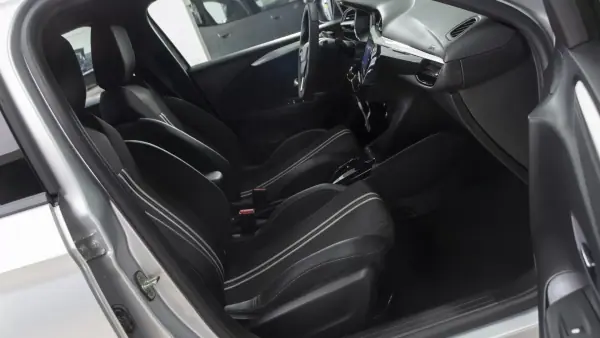 Opel Corsa 2025 - 19450 EUR, 21000 km - AUTO.MOTO.pt - 21000km - foto 12 de 34