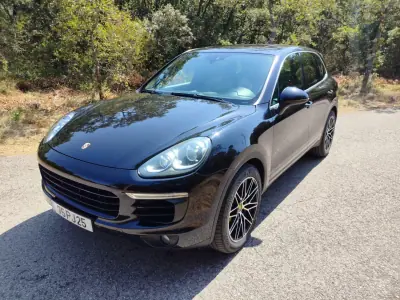 Porsche Cayenne 2015 - 35900 EUR, 206900 km - AUTO.MOTO.pt - 206900km - foto 2 de 27