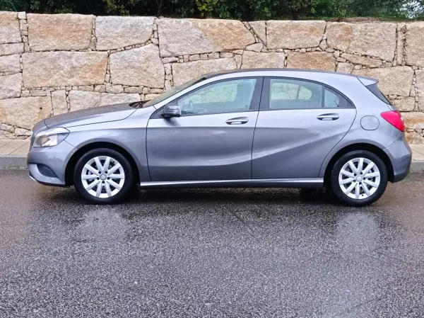 Mercedes-Benz A 180 2013 - 13900 EUR, 169500 km - AUTO.MOTO.pt - 169500km - foto 6 de 13