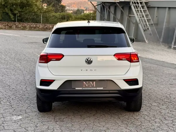 Volkswagen T-Roc 2020 - 23500 EUR, 88000 km - AUTO.MOTO.pt - 88000km - foto 5 de 27