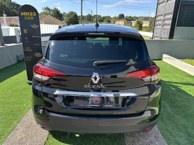 Renault Scénic 2016 - 10900 EUR, 220000 km - AUTO.MOTO.pt - 220000km - foto 13 de 66