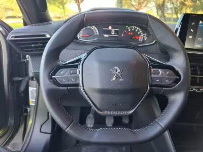 Peugeot 2008 2023 - 19500 EUR, 16000 km - AUTO.MOTO.pt - 16000km - foto 26 de 35
