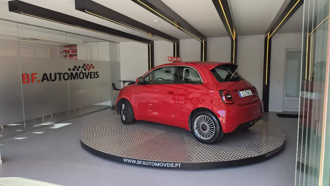Fiat 500e 2023 - 16500 EUR, 19050 km - 19050km - foto 15 de 54