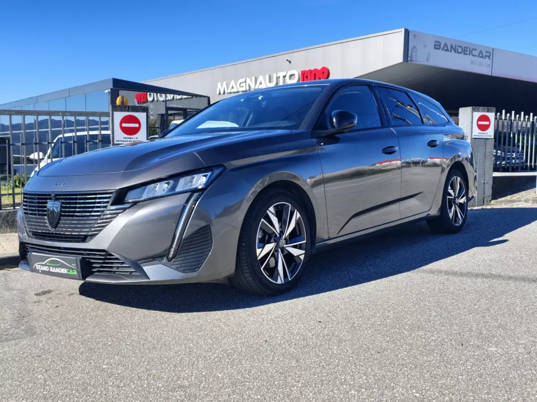 Peugeot 308 2022 - 19500 EUR, 130000 km - AUTO.MOTO.pt - 130000km - foto 9 de 37