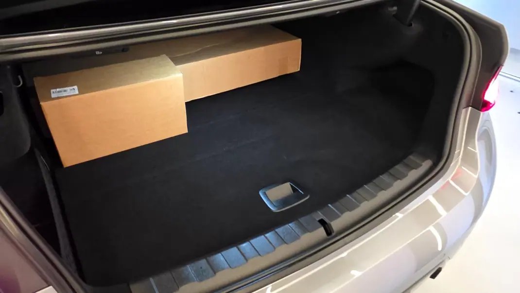 BMW 320 2024 - 42500 EUR, 5552 km - AUTO.MOTO.pt - 5552km - foto 23 de 58