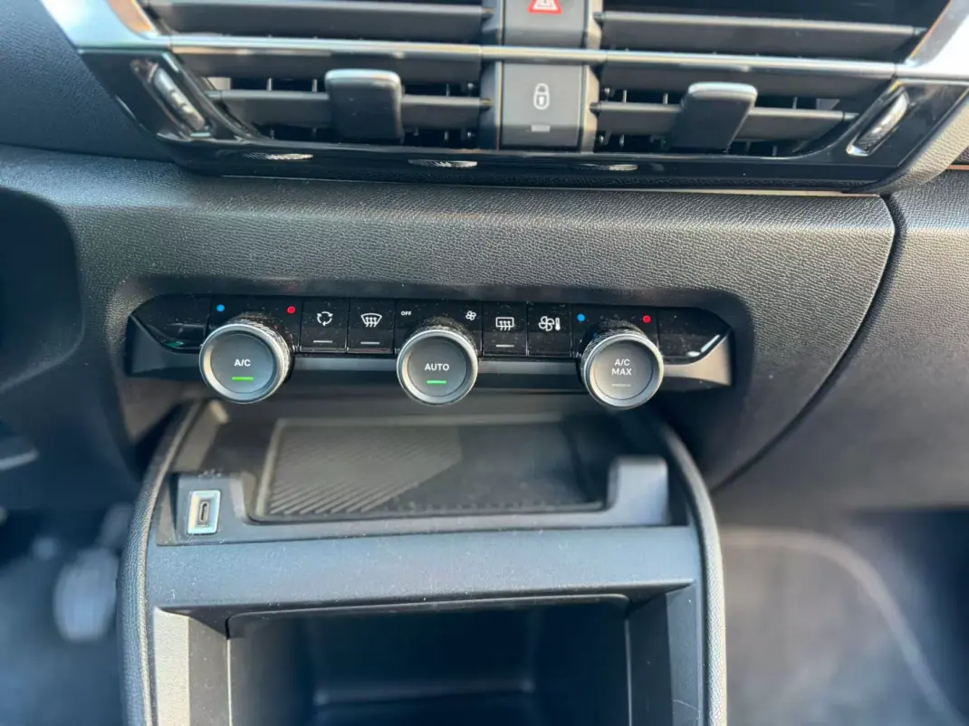 Citroën C4 2021 - 17900 EUR, 163451 km - AUTO.MOTO.pt - 163451km - foto 8 de 16