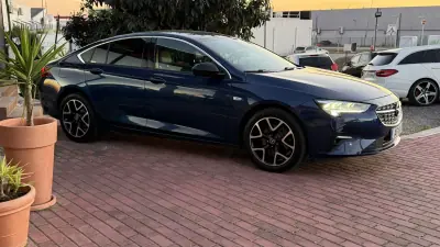 Opel Insignia Grand Sport 2021 - 14990 EUR, 169000 km - AUTO.MOTO.pt - 169000km - foto 16 de 38
