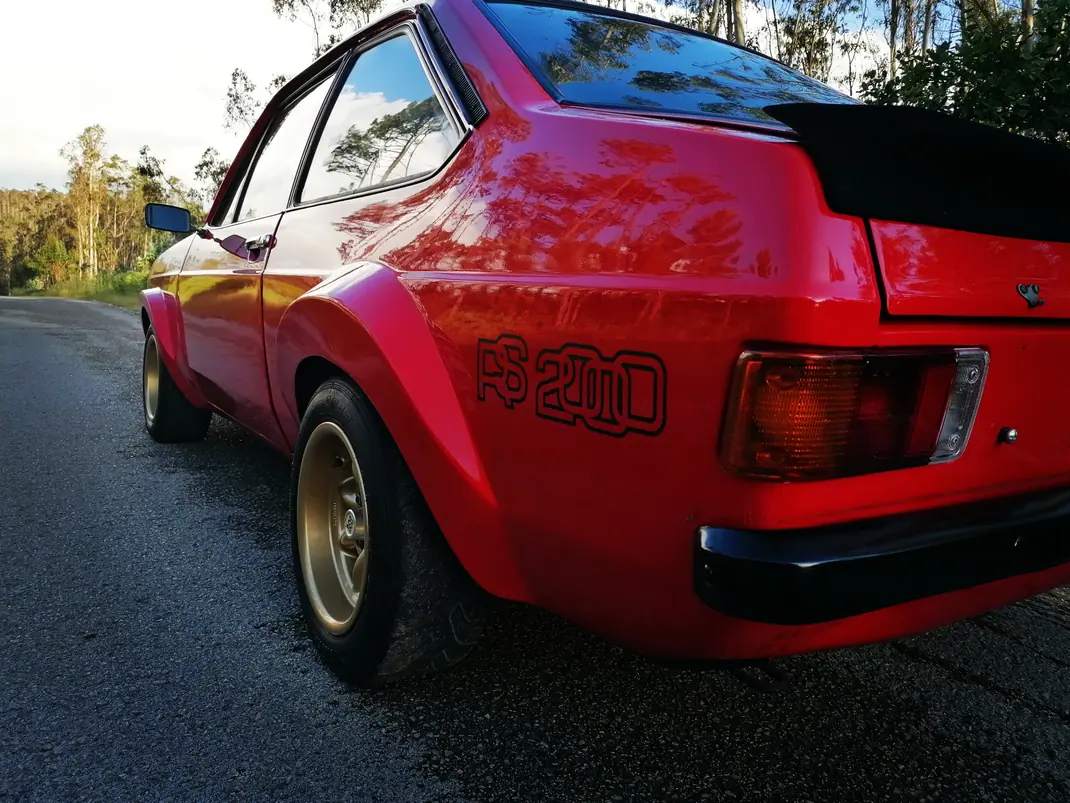 Ford Escort 1976 - 27900 EUR, 125000 km - AUTO.MOTO.pt - 125000km - foto 12 de 15