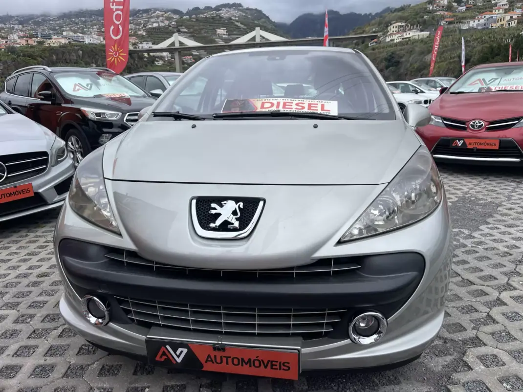 Peugeot 207 2006 - 4950 EUR, 248861 km - AUTO.MOTO.pt - 248861km - foto 2 de 12