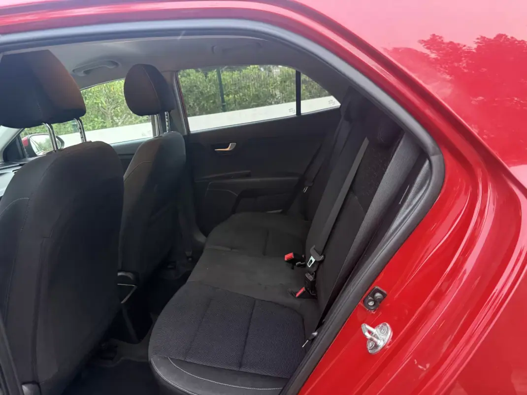 Kia Rio 2018 - 10999 EUR, 90000 km - AUTO.MOTO.pt - 90000km - foto 13 de 15