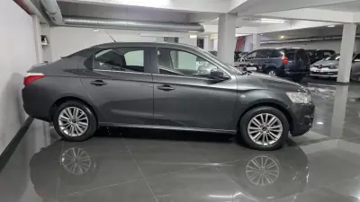 Citroën C-Elysée 2014 - 9490 EUR, 42600 km - AUTO.MOTO.pt - 42600km - foto 3 de 19
