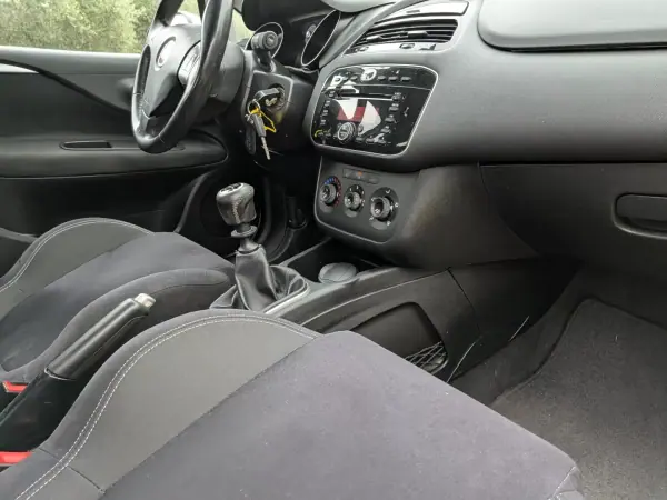 Fiat Punto 2014 - 6990 EUR, 176000 km - 176000km - foto 16 de 18