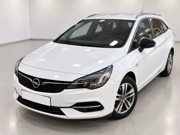 Opel Astra Sports Tourer 2021 — foto 2 de 9
