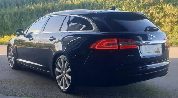 Jaguar XF Sportbrake 2015 - 19990 EUR, 179000 km - AUTO.MOTO.pt - 179000km - foto 7 de 29