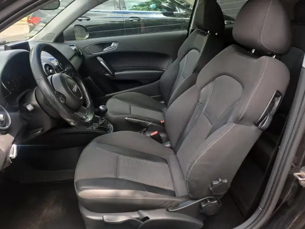 Audi A1 2012 - 8990 EUR, 206000 km - AUTO.MOTO.pt - 206000km - foto 8 de 20