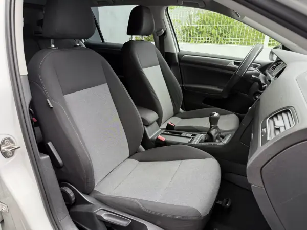 Volkswagen Golf 2015 - 7999 EUR, 290000 km - AUTO.MOTO.pt - 290000km - foto 14 de 17