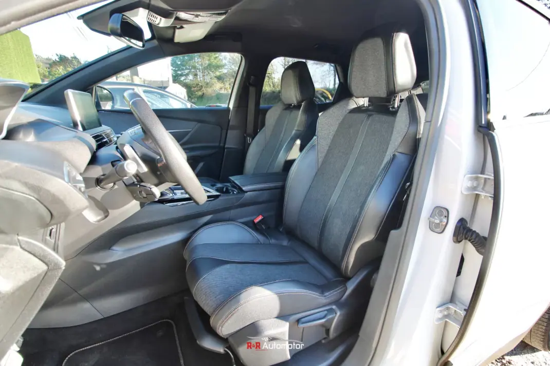 Peugeot 3008 2017 - 21500 EUR, 110000 km - AUTO.MOTO.pt - 110000km - foto 14 de 34