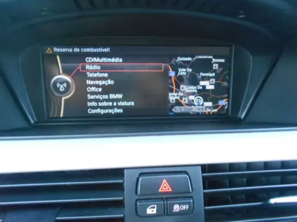 BMW 318 2011 - 9900 EUR, 318349 km - AUTO.MOTO.pt - 318349km - foto 12 de 13