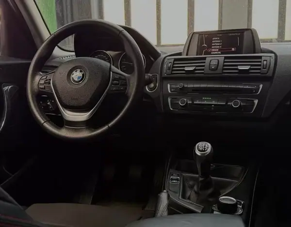 BMW 116 2012 - 11500 EUR, 261000 km - AUTO.MOTO.pt - 261000km - foto 12 de 26