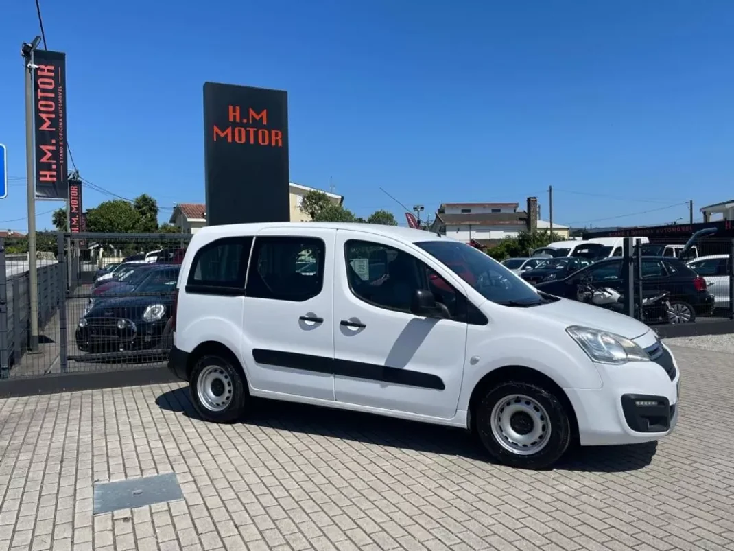 Citroën Berlingo 2017 - 13500 EUR, 312000 km - AUTO.MOTO.pt - 312000km - foto 2 de 14