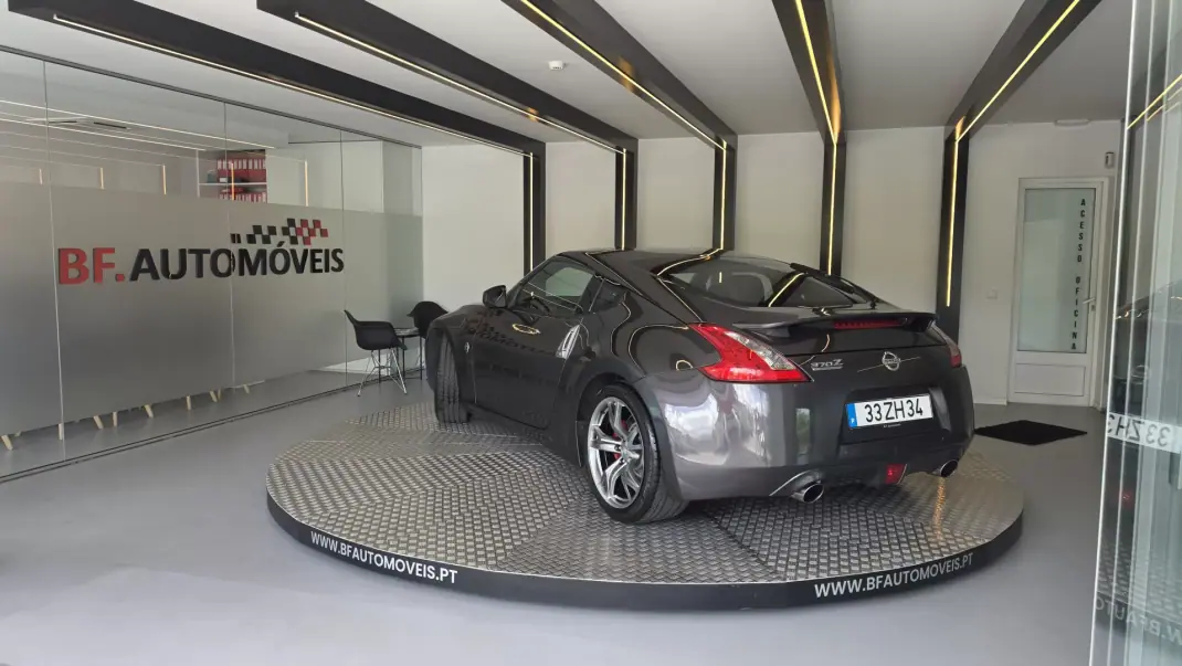 Nissan 370 Z 2010 - 39900 EUR, 111567 km - AUTO.MOTO.pt - 111567km - foto 3 de 62