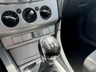 Ford Focus 2009 - 7250 EUR, 177000 km - AUTO.MOTO.pt - 177000km - foto 20 de 23