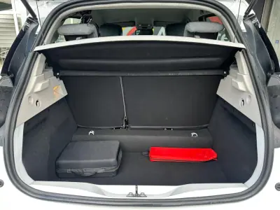 Renault Zoe 2020 - 17900 EUR, 44039 km - AUTO.MOTO.pt - 44039km - foto 32 de 33
