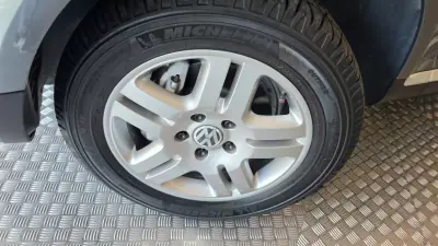 Volkswagen Touareg 2006 - 13900 EUR, 262462 km - AUTO.MOTO.pt - 262462km - foto 33 de 60