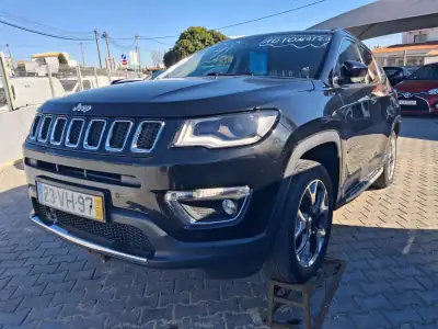 Jeep Compass 2018 - 23500 EUR, 73000 km - AUTO.MOTO.pt - 73000km - foto 2 de 9