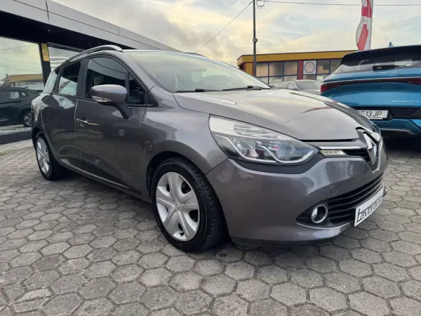 Renault Clio Sport Tourer 2015 - 8990 EUR, 211000 km - AUTO.MOTO.pt - 211000km - foto 2 de 33