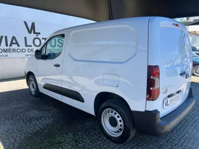 Citroën Berlingo 2023 - 15500 EUR, 24350 km - AUTO.MOTO.pt - 24350km - foto 5 de 9