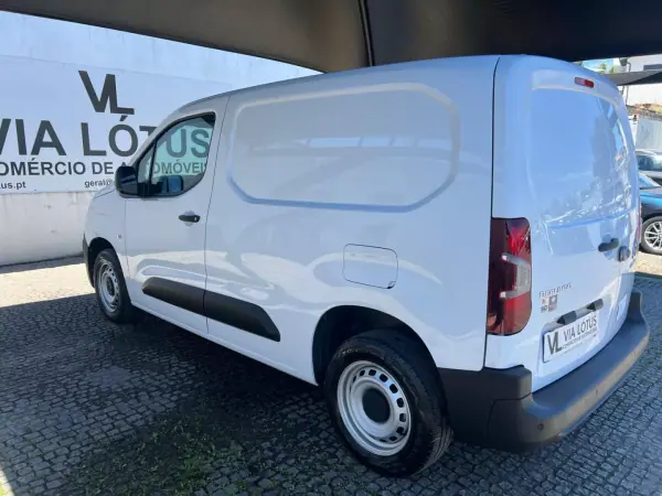 Citroën Berlingo 2023 - 15500 EUR, 24350 km - AUTO.MOTO.pt - 24350km - foto 5 de 9