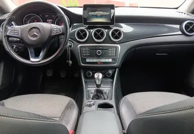 Mercedes-Benz CLA 180 2017 - 18500 EUR, 182678 km - AUTO.MOTO.pt - 182678km - foto 22 de 23