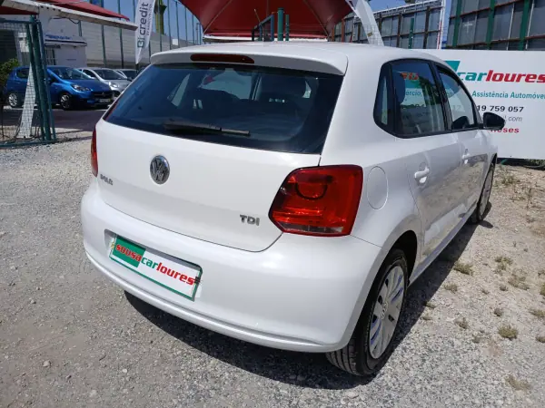 Volkswagen Polo 2014 - 7750 EUR, 153371 km - AUTO.MOTO.pt - 153371km - foto 8 de 27