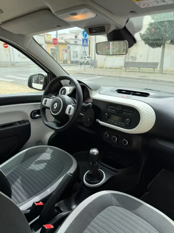 Renault Twingo 2020 - 12350 EUR, 40000 km - AUTO.MOTO.pt - 40000km - foto 11 de 12