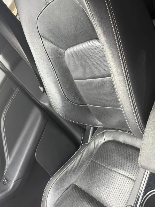 Jaguar F-Pace 2017 - 14000 EUR, 230000 km - 230000km - foto 5 de 8